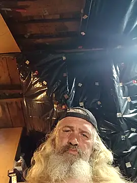 Snapshot of Crazy_Lasko chatting on March 1, 10:01 pm Crazy Lasko online show from March 1, 10:01 pm