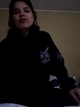 Snapshot of paradise2 chatting on February 17, 2:30 am paradise2 online show from February 17, 2:30 am