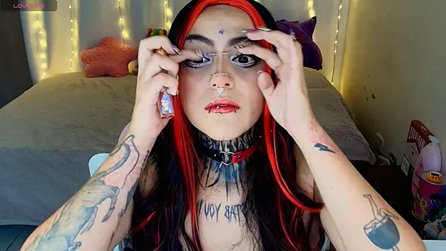 maliciaXpoison online show from June 7, 3:21 am