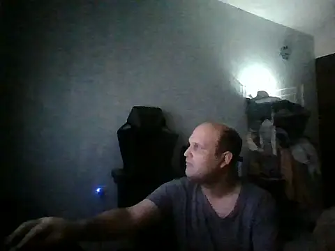 Snapshot of Heavy_Rebellx chatting on February 20, 7:43 am Heavy Rebellx online show from February 20, 7:43 am