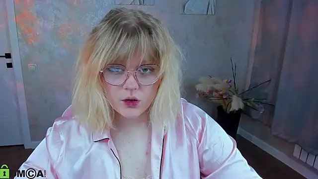 luna c0ra online show from March 24, 1:10 am