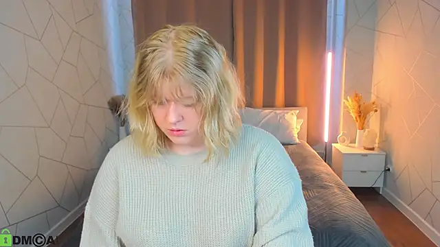 luna c0ra online show from April 19, 2:44 am