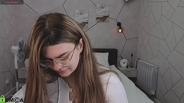 Snapshot of zoe_j0y chatting on February 20, 1:57 am zoe j0y online show from February 20, 1:57 am