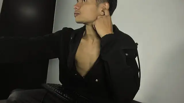 Snapshot of ClemontRosse chatting on February 27, 6:57 am ClemontRosse online show from February 27, 6:57 am