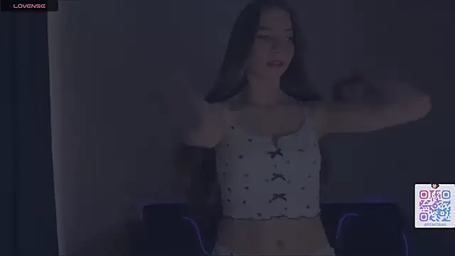 AmandaBales online show from April 17, 4:10 pm