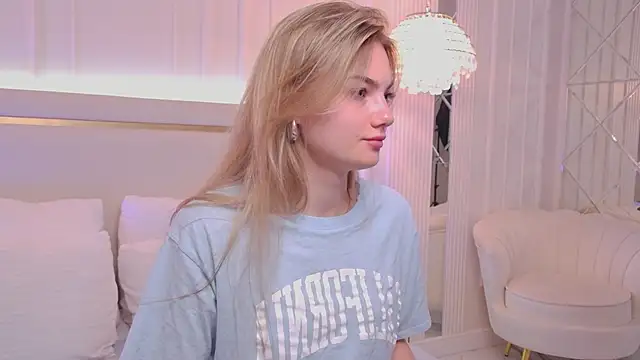 Snapshot of Sona_Lavberi chatting on May 5, 9:50 am Sona Lavberi online show from May 5, 9:50 am