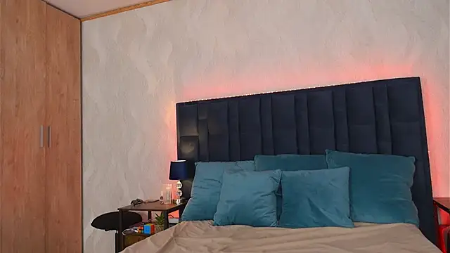 LucyDeLuca online show from April 12, 6:29 am