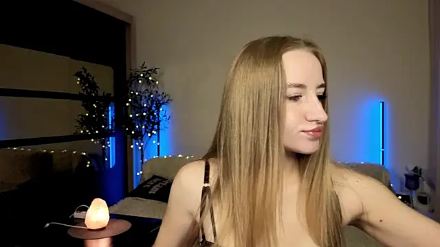 Oxy Foxie online show from June 5, 11:32 pm