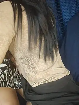 TRANSY WITH GIRL online show from March 29, 1:44 pm