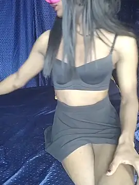 TRANSY WITH GIRL online show from April 3, 7:45 pm