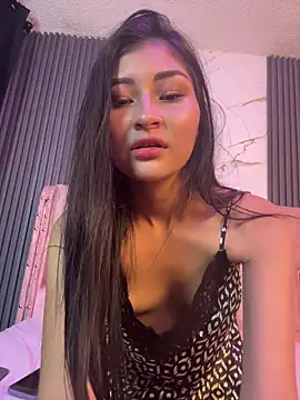 Snapshot of Aylin_fire chatting on February 27, 6:52 pm Aylin fire online show from February 27, 6:52 pm