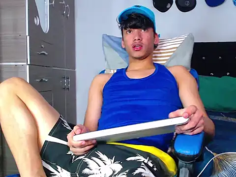 Snapshot of Lyam_Russo chatting on March 3, 7:31 pm Lyam Russo online show from March 3, 7:31 pm