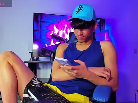 Lyam Russo online show from March 11, 4:29 am