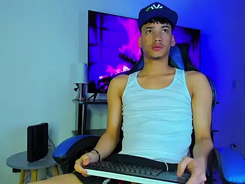 Lyam Russo online show from March 20, 6:51 am