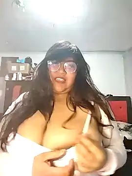 Snapshot of michu_kotomi chatting on February 20, 9:10 am michu kotomi online show from February 20, 9:10 am