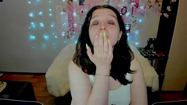 Snapshot of Kate_Acid chatting on April 17, 11:19 pm Kate Acid online show from April 17, 11:19 pm