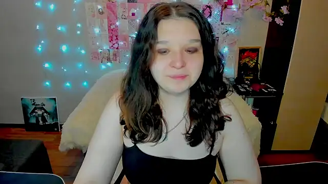 Snapshot of Kate_Acid chatting on June 18, 12:00 am Kate Acid online show from June 18, 12:00 am