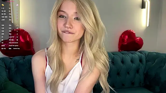 Snapshot of PrincessSwelgart chatting on May 10, 3:17 pm PrincessSwelgart online show from May 10, 3:17 pm