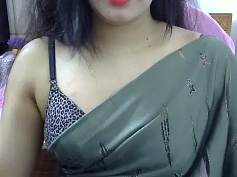 Snapshot of Sanaira_1999 chatting on June 18, 7:51 pm Sanaira 1999 online show from June 18, 7:51 pm