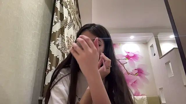 Snapshot of MaeRaads chatting on March 2, 6:48 pm MaeRaads online show from March 2, 6:48 pm