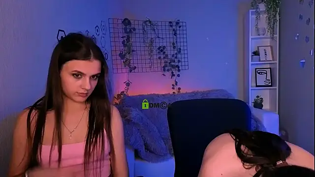 Snapshot of amalialowell chatting on March 13, 8:26 pm amalialowell online show from March 13, 8:26 pm