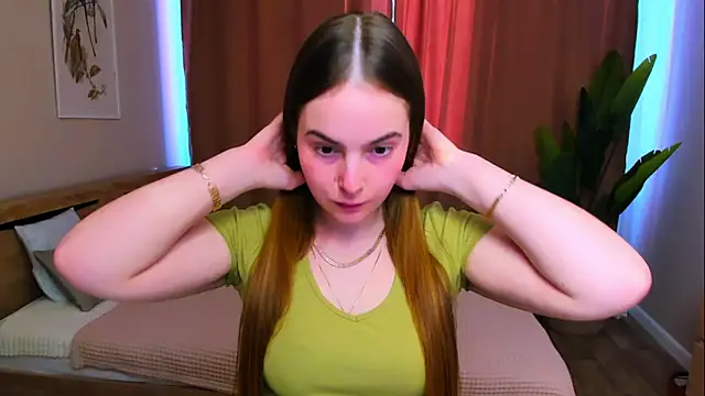 Maddy Wood  online show from April 4, 3:53 pm