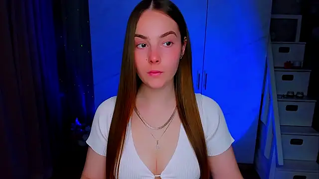 Maddy Wood  online show from May 12, 2:36 pm