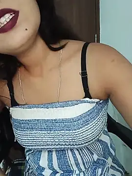 Snapshot of Cutie_babes01 chatting on June 15, 3:47 pm Cutie babes01 online show from June 15, 3:47 pm