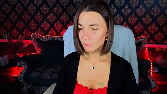 Snapshot of GracefulMichelle chatting on April 7, 7:03 pm GracefulMichelle online show from April 7, 7:03 pm