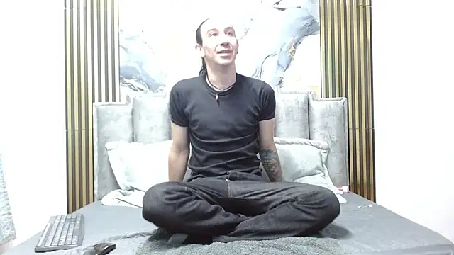 Snapshot of Dilan_Lust chatting on February 28, 11:33 am Dilan Lust online show from February 28, 11:33 am