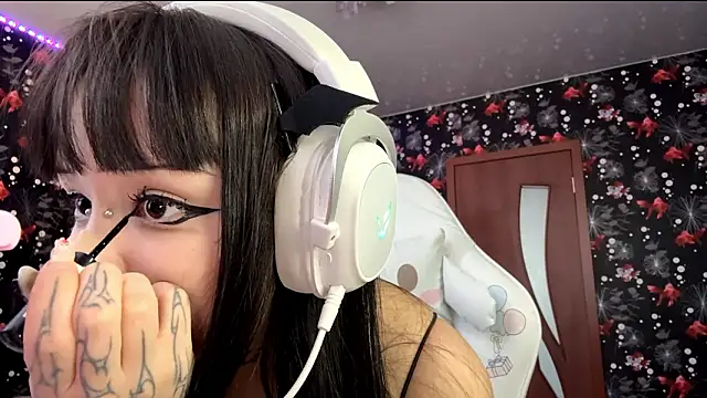 Luna Sohotti online show from March 23, 3:16 pm