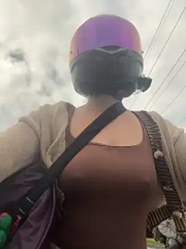 aleessiia online show from April 20, 1:14 pm