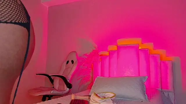 Sheinny brown1 online show from February 23, 10:07 pm