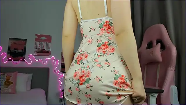 EvaRaee online show from March 22, 3:32 am