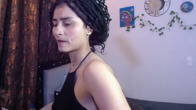 Snapshot of Lili__Clan chatting on July 12, 5:31 am Lili Clan online show from July 12, 5:31 am