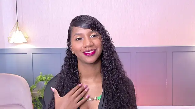 Snapshot of Chloe-Rose- chatting on February 25, 3:16 am Chloe-Rose- online show from February 25, 3:16 am