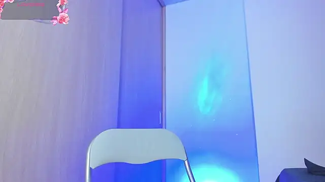 Maxfrost1 online show from April 14, 3:23 am