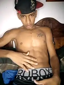 Snapshot of dan30_cm chatting on February 28, 4:46 am dan30 cm online show from February 28, 4:46 am