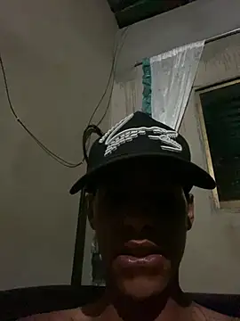 Snapshot of Alee_2005 chatting on March 1, 8:49 am Alee 2005 online show from March 1, 8:49 am