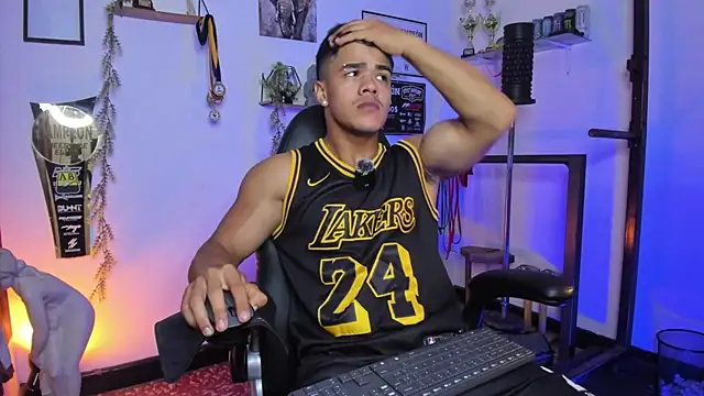 Rob zaens33 online show from April 14, 2:45 pm