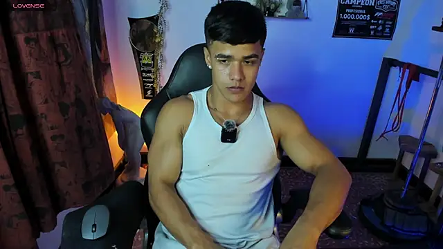 Rob zaens33 online show from April 15, 10:10 pm