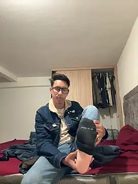 Snapshot of Jack_Frostt chatting on February 18, 3:35 am Jack Frostt online show from February 18, 3:35 am