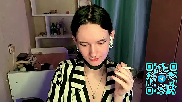 MabelDefina online show from April 16, 11:00 am