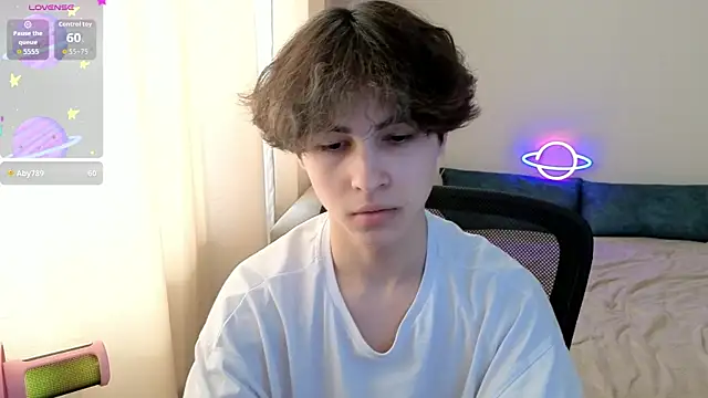  LukaHayes  online show from April 14, 1:28 pm