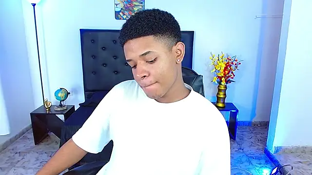 liiam3 online show from April 23, 8:33 pm