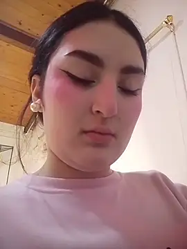 zoe moon   online show from May 8, 11:04 am