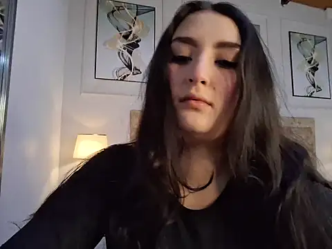 zoe moon   online show from May 13, 11:18 am