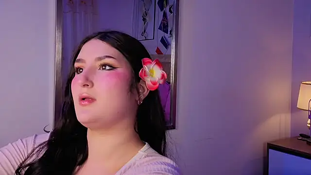 zoe moon   online show from July 4, 12:22 pm