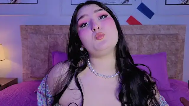zoe moon   online show from July 5, 2:35 pm