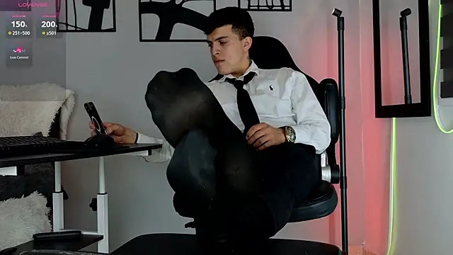 Snapshot of nico_pelusa chatting on February 20, 10:21 pm nico pelusa online show from February 20, 10:21 pm